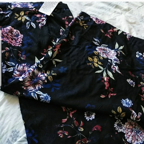 Size 34 Floral Print Wide Leg Pants - NWT - Picture 1 of 2